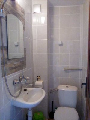 Bedroom-One-ensuite